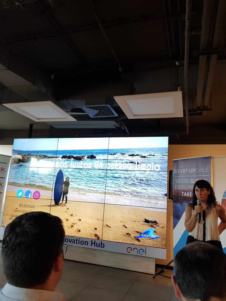 karentumani's tweet image. Tablas de surf hechas de plástico reutilizado de nuestros mares chilenos @Sustentabla  y @RECYLINK soluciones tecnológicas y sustentables para la construcción, excelentes casos hoy en #TechEvening @startupchile