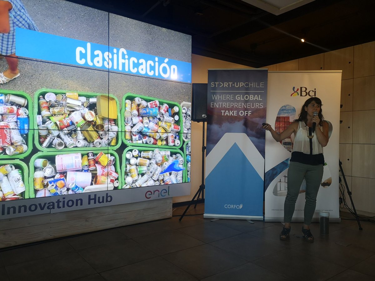 YessyArlyn's tweet image. Ya dimos inicio a la competencia de Pitch del #TechEvening de Sustentabilidad, @Sustentabla y @RECYLINK en el stage!