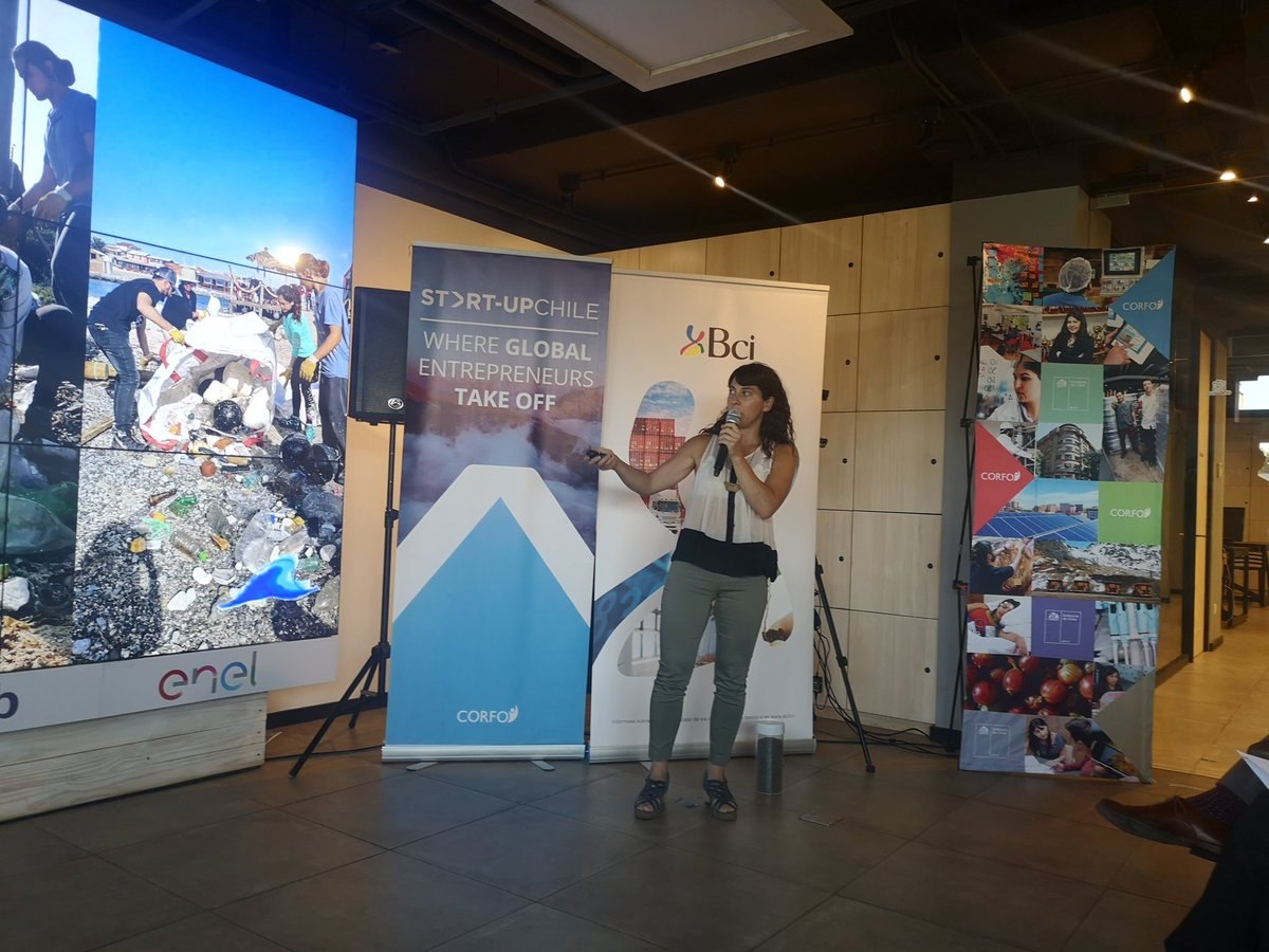 YessyArlyn's tweet image. Ya dimos inicio a la competencia de Pitch del #TechEvening de Sustentabilidad, @Sustentabla y @RECYLINK en el stage!