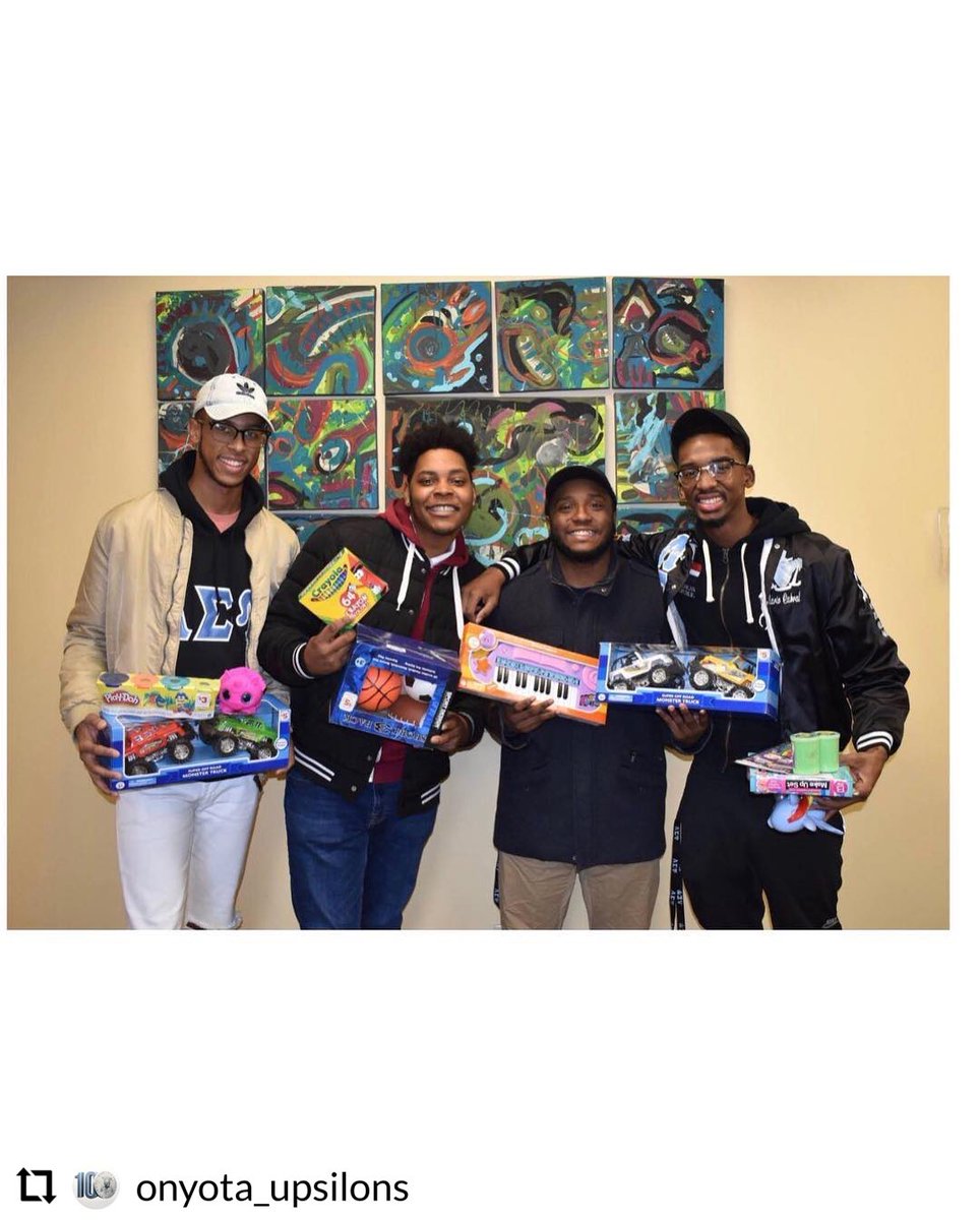 REGION4_UPSILON's tweet photo. Onyota’s “God’s Plan” 🙏🏽 Onyota’s Very Own giving away toys for children  who are physically, mentally, and developmentally disabled at hopefully we were able to put brighten up their day and put huge smiles on the kids faces. 
#OnyotaCares
#lsucares 
#OVO  #ΛΣΥ https://t.co/XYv3y55nCT