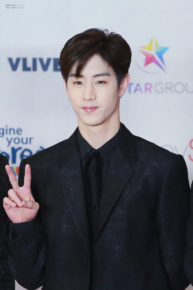 gasoline0904's tweet photo. [HQ] 181128 AAA RED CARPET
🤵🤵🤵🤵
#GOT7⁠ ⁠ #갓세븐⁠ ⁠​ #GOT7_PresentYOUandME #GOT7_Miracle #마크 #Mark #段宜恩 @mtuan93 https://t.co/V8USAAH2JM