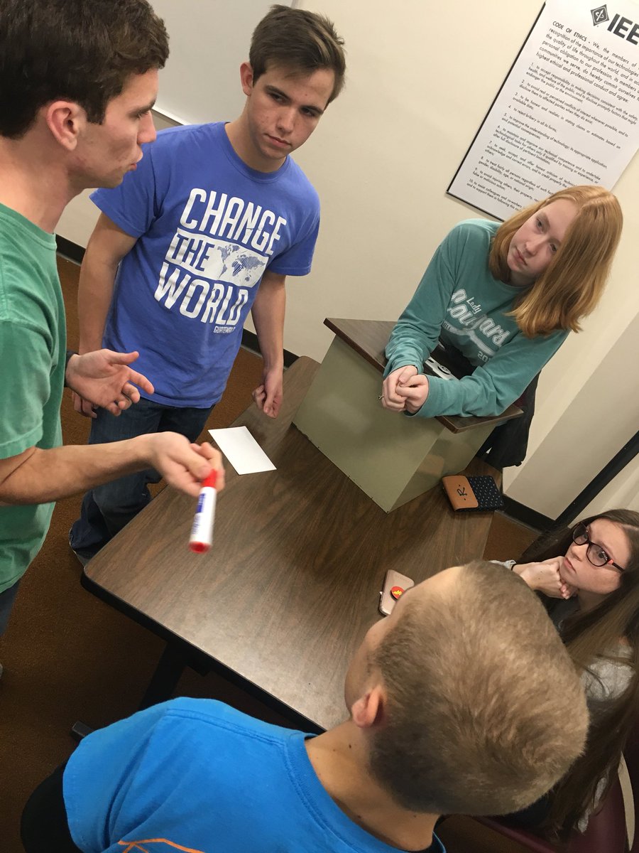 schescience's tweet image. Build team leads finalizing field team lineup! 2 days until Auburn! #bestrobotics25 #CurrentEventsBestRobotics