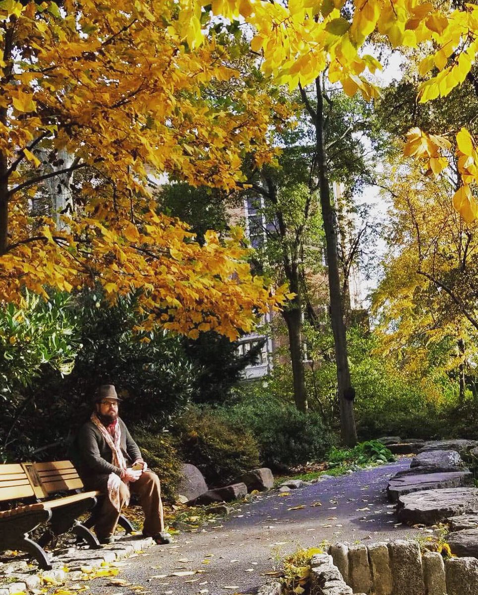 Fotoshoot in the Fall Forest 🍂
#AskMeAboutMyHips 🌹 
#FallInPhilly 🍁