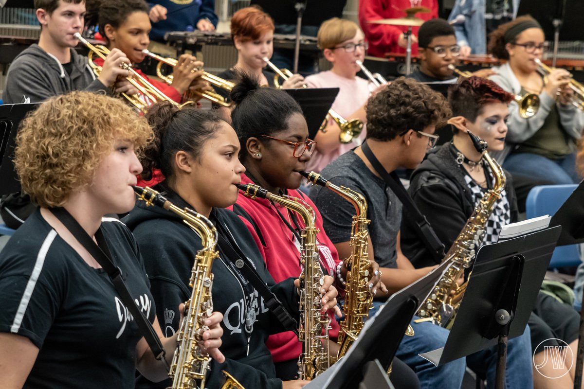 cyclocrossfan's tweet photo. A day in the life at Richmond High School @RCSLearn.  Thank you @raewoolpy!  Full photo set here:  https://t.co/9pQpG57Hjc
#werRichmond #richmond #indiana #highschool #reddevils #publiceduction #Nikon https://t.co/KOQZCzH7ju