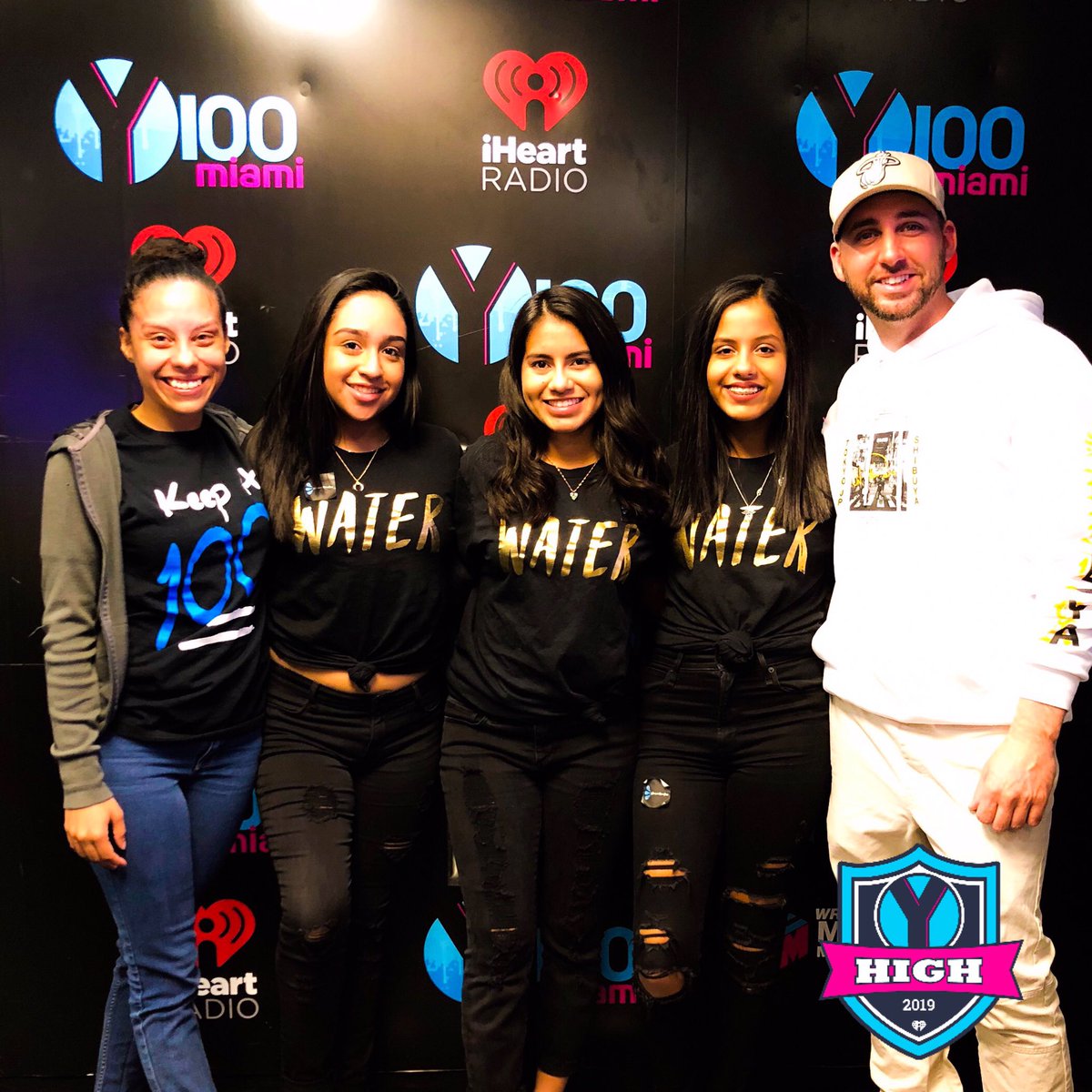 Y100MIAMI's tweet photo. Thanks to our friends from Coral Glades High who stopped by for #YHigh to rep their school &amp; their awesome organization @strive4water!! 💦 Sign up at https://t.co/vnQT00EHUG so you can come, too! https://t.co/mZCdblr5Vk