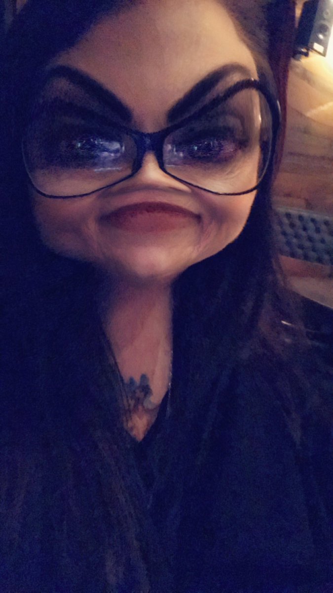 AmandaTRexter's tweet photo. Just here being a damn beauty queen 👸🏻! You’re welcome. 💁🏻‍♀️ https://t.co/G5rNOf5xRZ