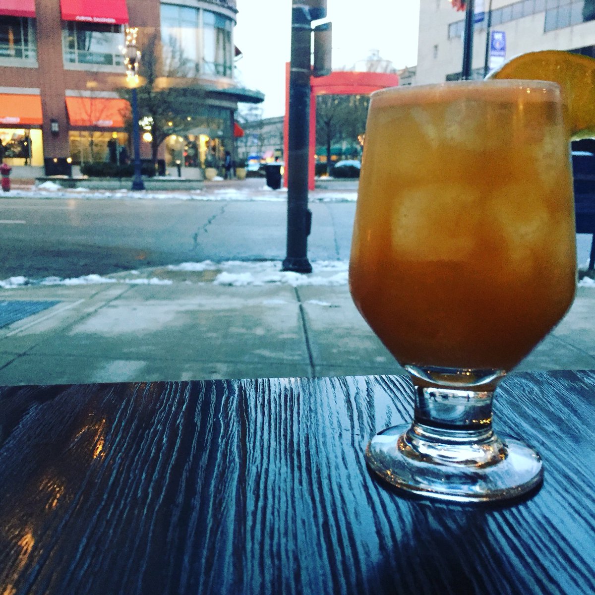 As he predicted, winter came a little early! Let’s celebrate with flavors like ginger, featured on our play on a dark and stormy, aptly named Tom Skilling. 
.
.
#winter #libations #ginger #skratchbar #mixology #downtownevanston #freshseasonallocal @boltwoodevanston @tom_skilling