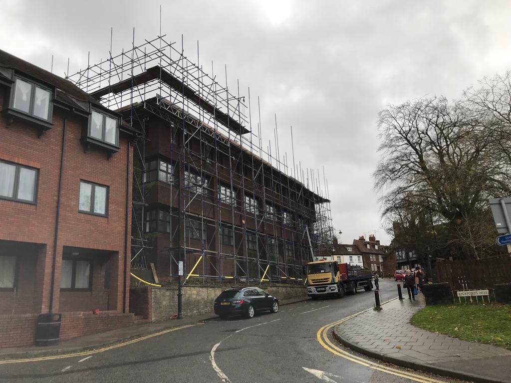 NLScaffolding's tweet photo. The team have started scaffolding works at a building block in Aylesbury,

#Nlscaffolding 
#Nlsteam
#scaffolding 
#londonbuilding 
#scaffoldingcompanylondon 
#scaffoldings 
#scaffoldinglife 
#projects 
#aylesbury 
#itswhatwedobest https://t.co/I1ls2c5OCZ