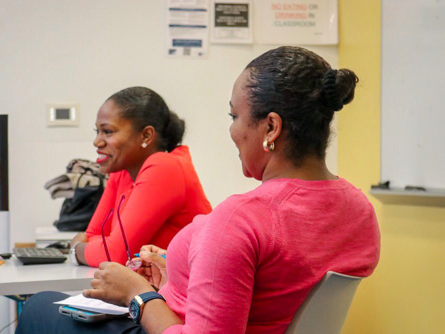 SiegelFellow's tweet photo. #tbt to Siegel Masterclass with NYU and Columbia grad John Jay professor Linara Davidson (left). She recently worked for @hillaryclinton on her campaign Hillary for America. In 2012, she was recognized by City &amp; State as one of the “city’s top 40 under 40 Political Rising Stars” https://t.co/CyrQIWn6hv