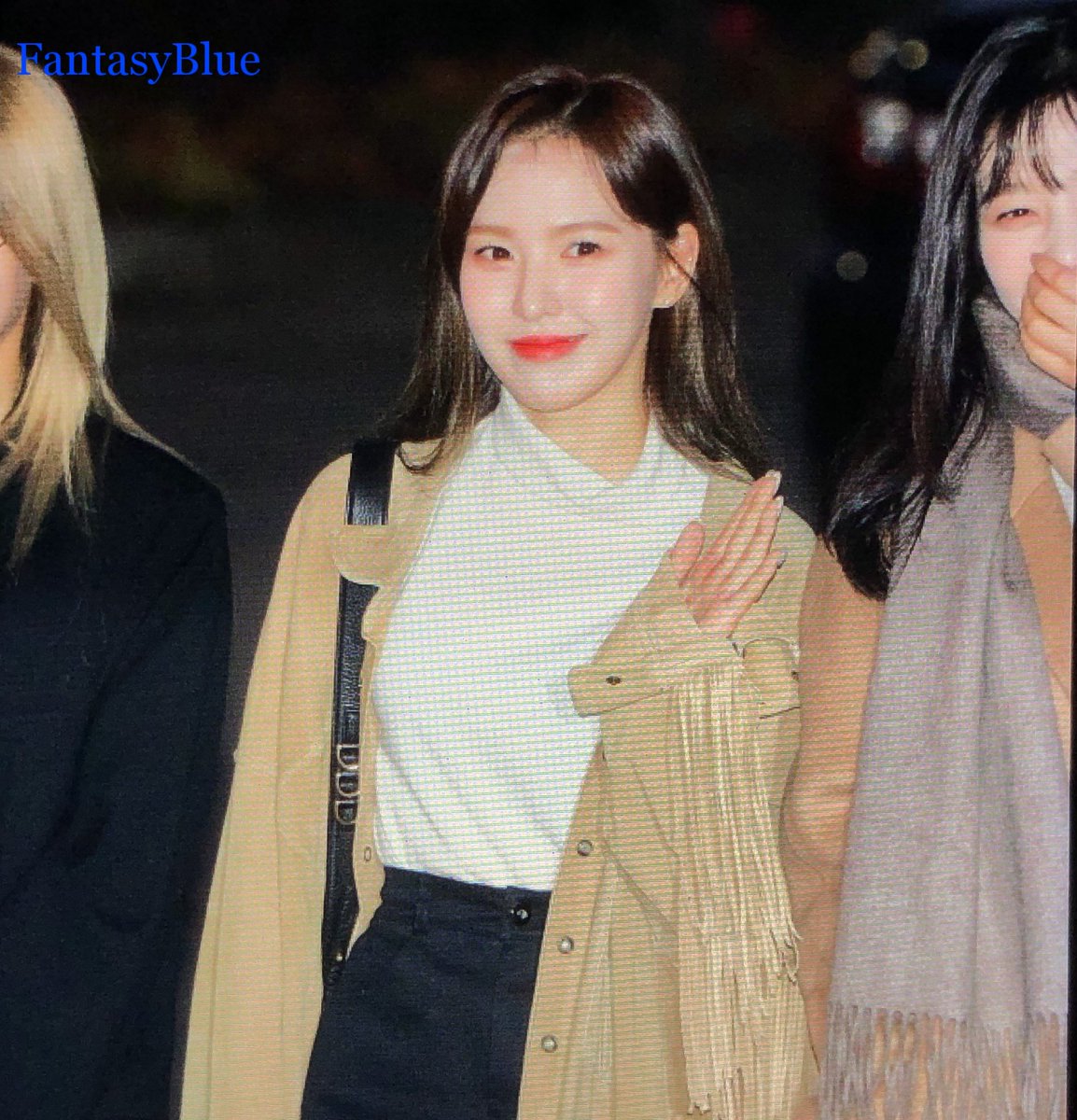 FantasyBlue94's tweet photo. 181130 뮤뱅출근 #웬디 #Wendy https://t.co/9g3kwERNOj