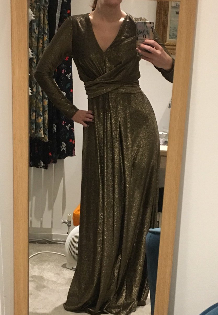 northnorth_west's tweet photo. panicked at all the bargains going on and bought a floor length gold lamΓ© dress I will never have occasion to wear
Β―\_(γ)_/Β― Help?
#FunctioningAdult #fancydress https://t.co/nxVQLMgYKH