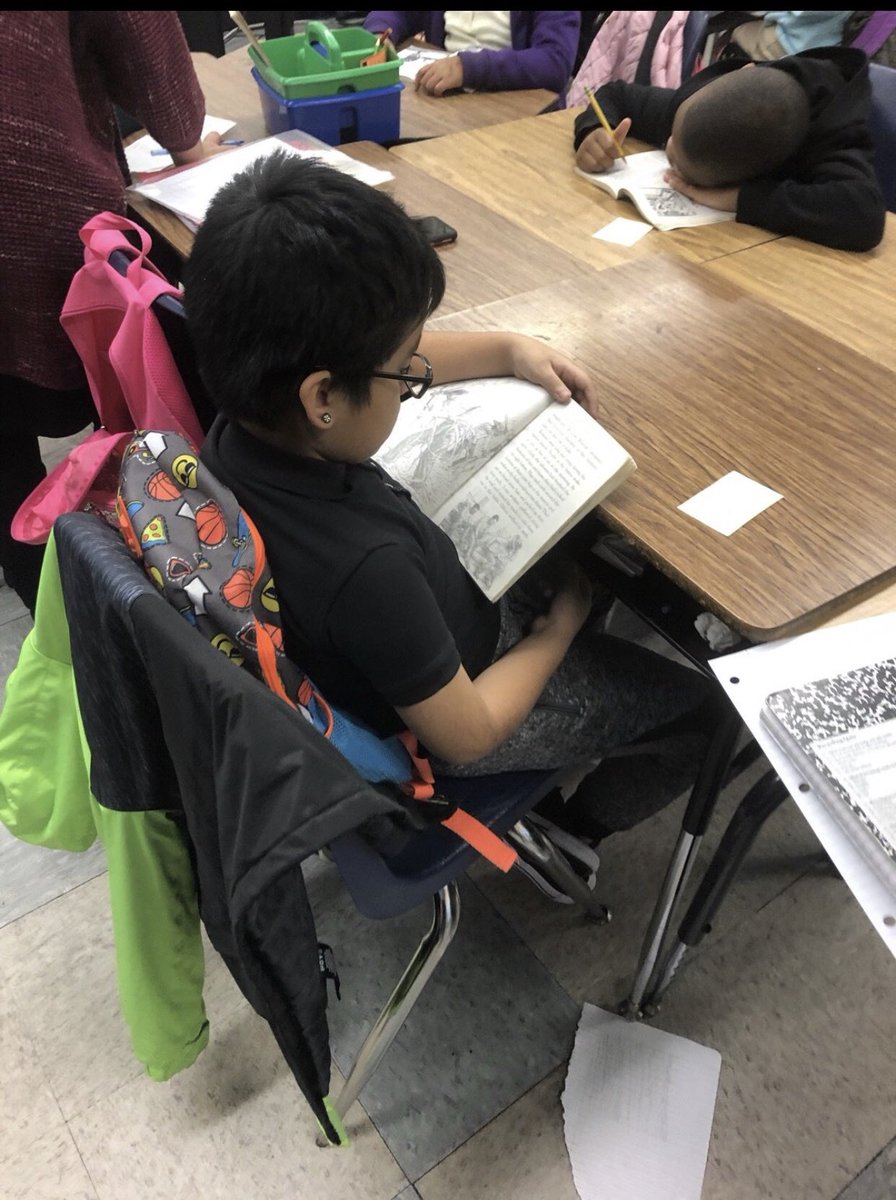 R_Clemente_ELT's tweet photo. Drop everything and read!! #RCSistheBEST #books #reading #STRONGinsideandout #AfterSchoolRocks #NPS #NPSELT  #Newark #NJ #NewJersey @ELT_Newark @NPSvoices @afterschool4all https://t.co/dOJkEHrONX