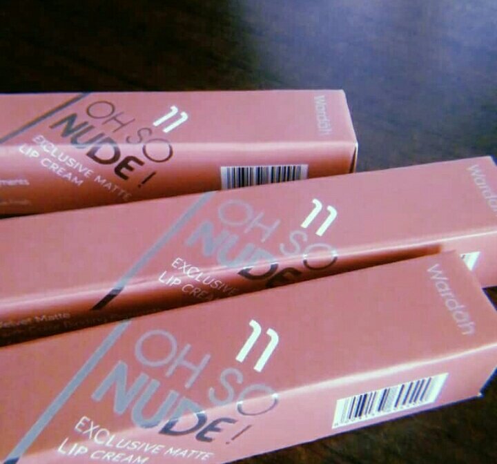 ameertaniskala's tweet photo. 2nd Giveaway uwu uwu meskipun yang 1st blm diumumin hehehe 🎈

2 Lipcream Wardah untuk 2 pemenang, 1nya punyaku 😜

Rulesnya masih sama :
1. RT LIKE tweet ini.
2. RT LIKE pinned tweet.
3. Done.

Doiku gajihan lebih awal jd aku beli 3 Lipcream, Goodluck ya! 😂💓💓 https://t.co/HlZtiQlIqt