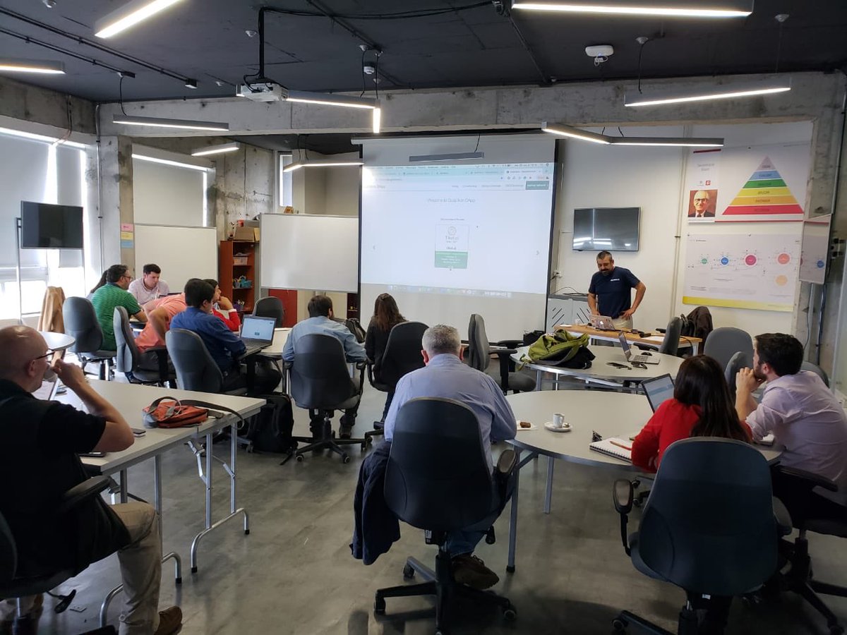 Hoy nuestro cofundador <a href="/gurkasainz/">Rodrigo Sainz</a> realizó un workshop sobre #Blockchain y nuestra plataforma de #crowdfunding <a href="/godzillion_io/">Godzillion</a> en <a href="/IncubatecUFRO/">IncubatecUFRO</a> con el objetivo de acercar a nuestros Partners a una nueva lógica de financiamiento para #startups