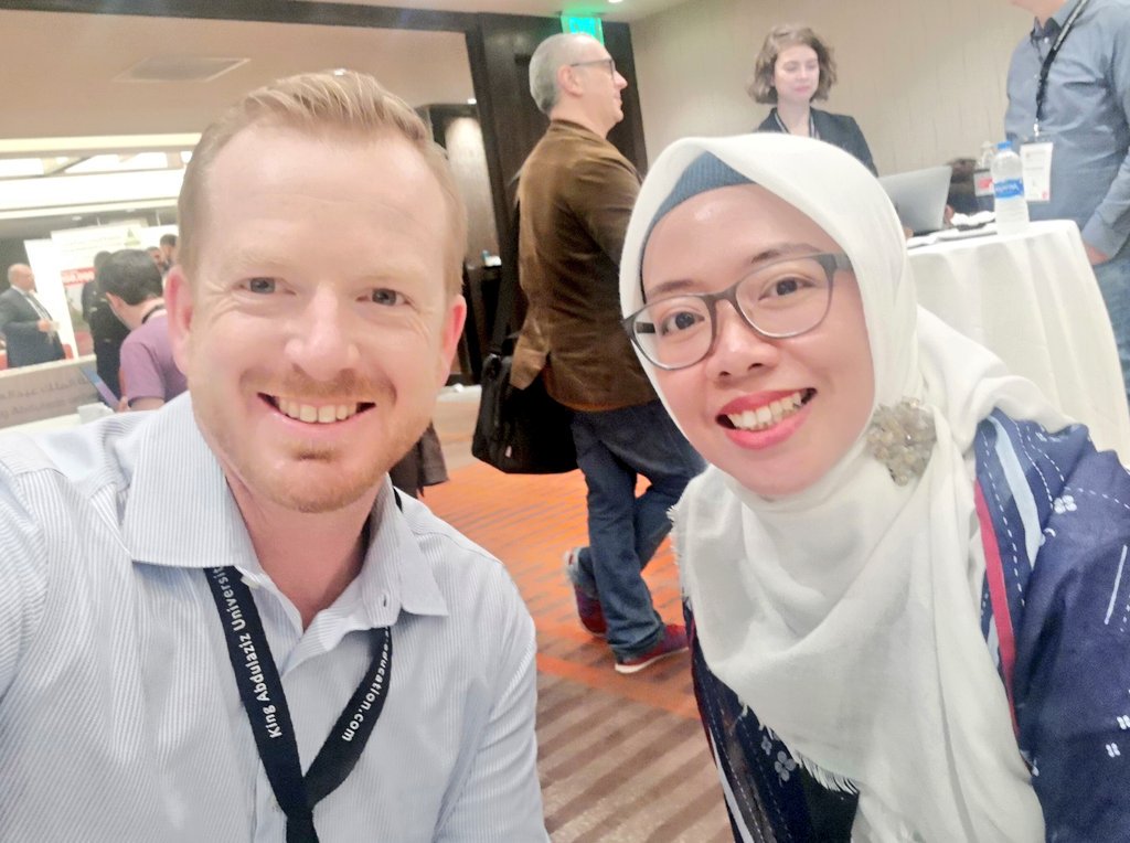 Hey <a href="/UCICove/">UC Irvine Beall Applied Innovation</a>, meet <a href="/liafari/">Lia Fari</a> of  from Indonesia. She is here from <a href="/TelUniversity/">Telkom University</a> at the <a href="/ReimagineHEdu/">Reimagine Education Awards & Conference</a> conference. And we had a chat over cookies! She works with an <a href="/BdgTechnoPark/">Bandung Techno Park</a> helping Indonesian startups. She is interested in connecting and collaborating. 🙌

#reimagine2018