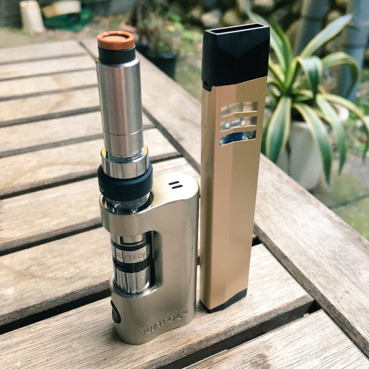 otoztuan_vape's tweet photo. 今日も今日とて変わり映えしなくてすまんチェ(΄◉◞౪◟◉`)
毎日変えるほどマメじゃないんよ…でも楽しんでもらえるチェとも考えんといけんねぇ。
#vape #justfog #vapeccino https://t.co/heNdsf1cSG