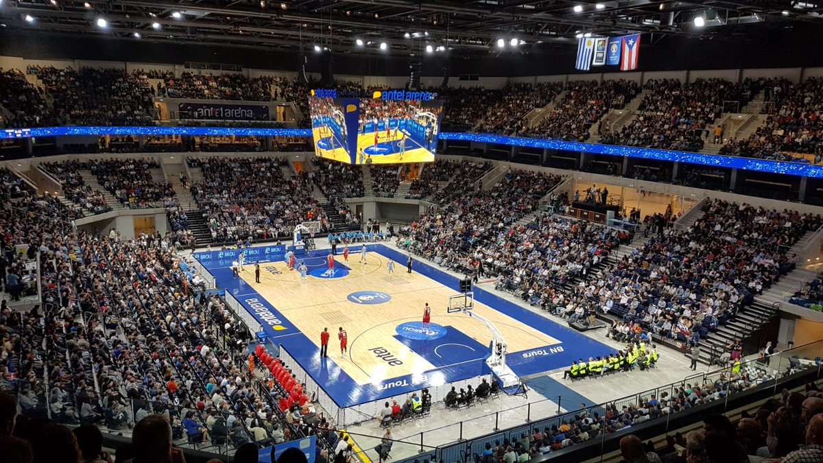 Uruguay'da yapımı kısa süre önce tamamlanan Antel Arena, Uruguay-Porto Riko maçıyla ilk spor karşılaşmasına ev sahipliği yapıyor. (via <a href="/biGezipGelelim/">BiGezipGelelim.Biz 🇺🇾</a>) pic.x.com/nqYn8r4iuX