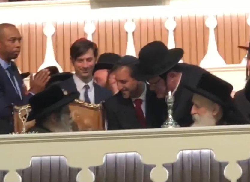 Councilman @JumaaneWilliams @JustinBrannan and district leader @DougSchneiderBK greet and get blessing from the rebbe at yesterday's @SatmarHQ annual dinner #21kislev at the #NYSArmory