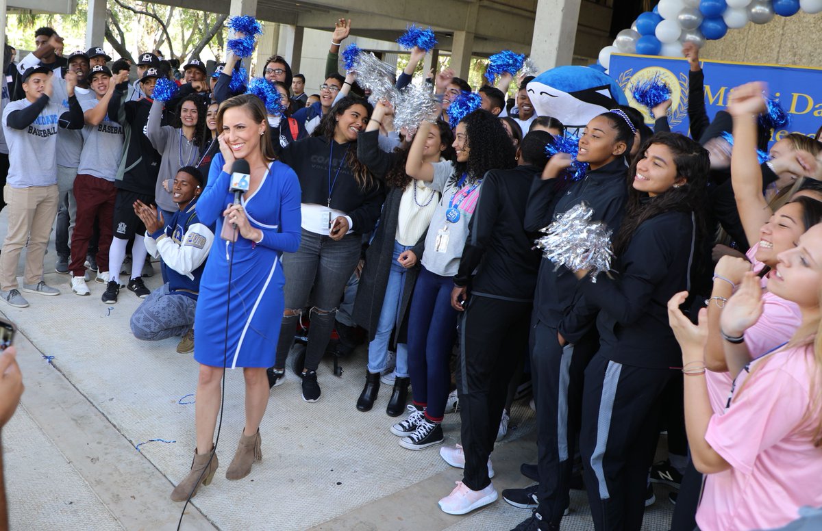 MDCollege's tweet photo. #ICYMI: @SheliNBC6 stopped by to show some MDC love during @nbc6's College Week!
Sorry for being rowdy, Sheli -- we just have so much spirit!
#BeMDC #NBC6CollegeWeek https://t.co/rN2VcmoR4Y