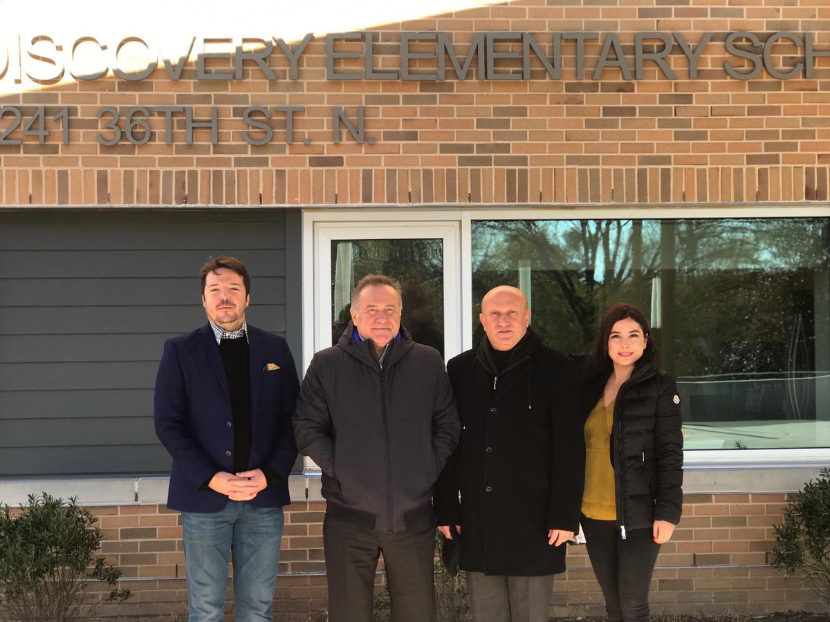 Bugün Washington’da bölgenin en iyi okullarından biri olan Discovery Elemantary School’da gözlemlerde bulunduk. Okul yöneticileriyle yapabileceğimiz projelerin ilk tohumlarını attık. Heyecan verici bir başlangıç oldu.<a href="/EnverYucel/">EnverYucel</a> <a href="/nevzatkulaber/">Nevzat Kulaberoğlu</a>