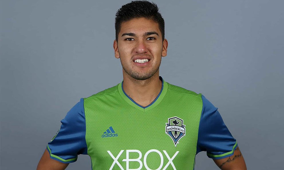 Tony Alfaro con la camiseta del Seattle Sounders