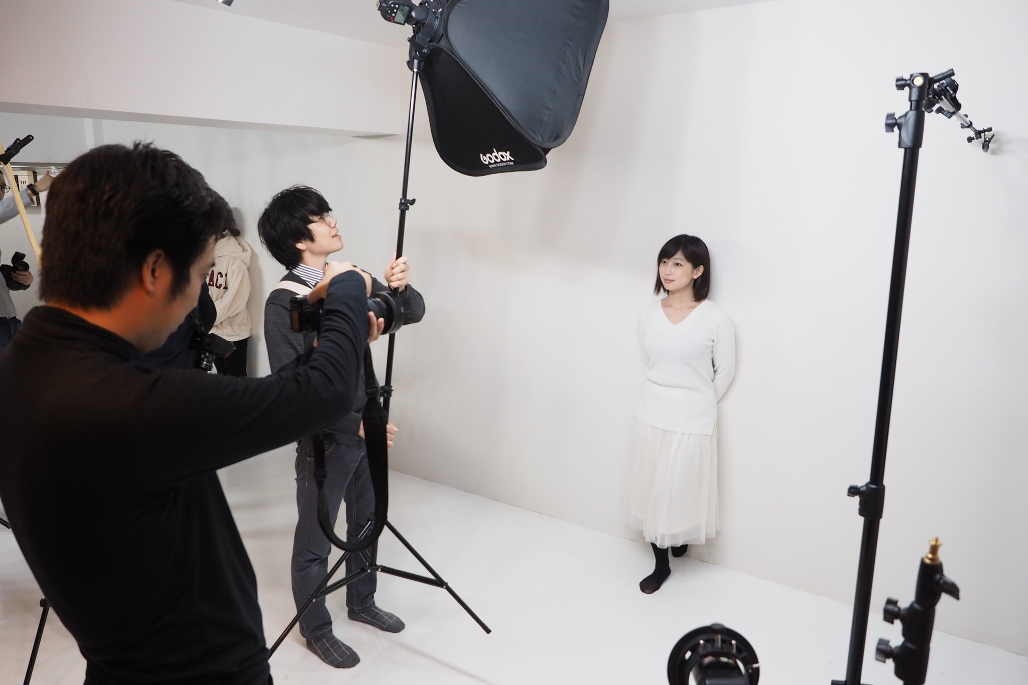 でこぼこギア 昨日 北川純子 は 人物ライティング勉強会 のモデル役として お仕事をして参りました 女優 北川純子 活動の幅がどんどん広がっております おっさん写真道 の皆様 ありがとうございました T Co Ka1tvguomq Twitter