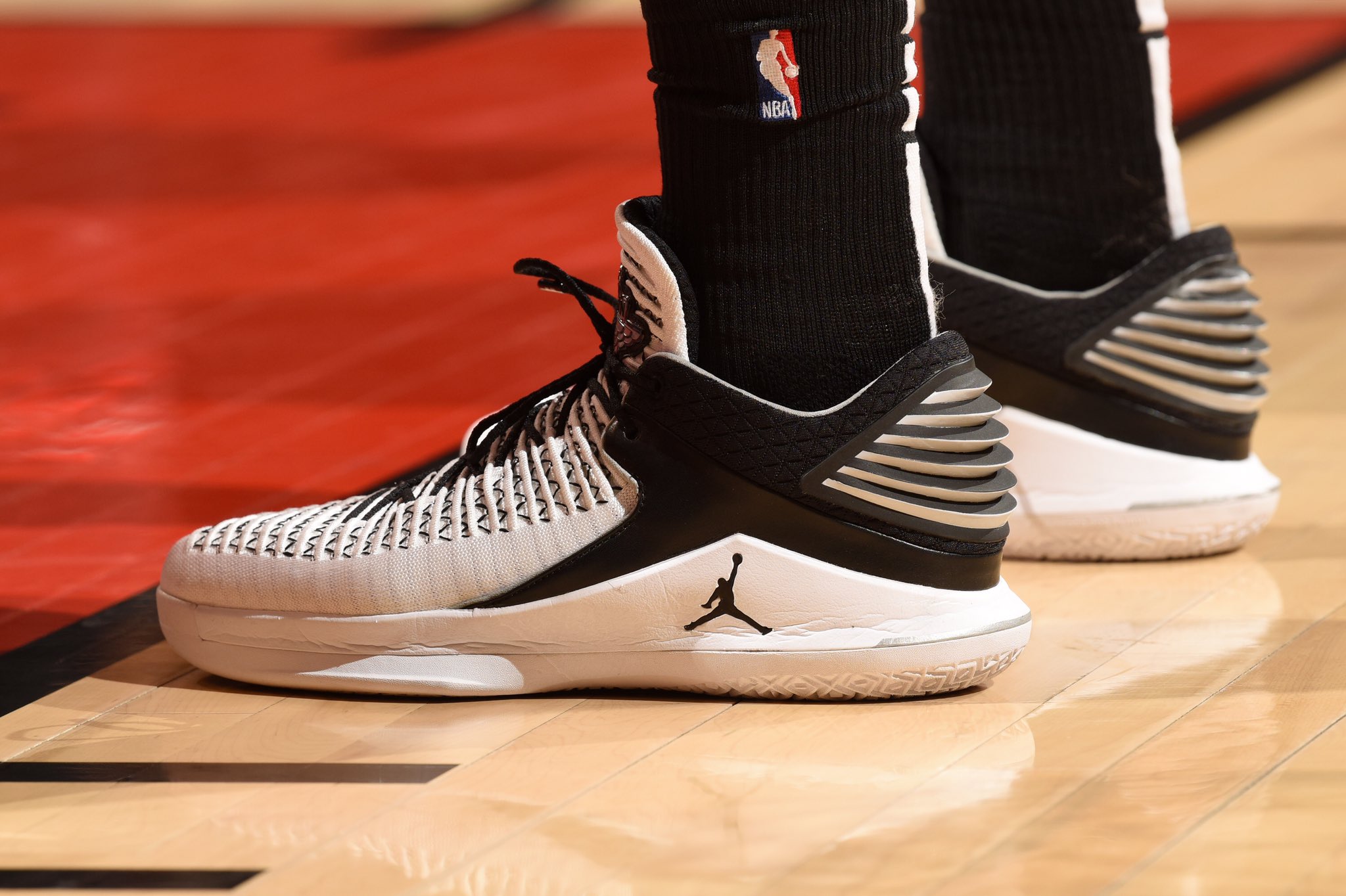 kawhi leonard air jordan 32