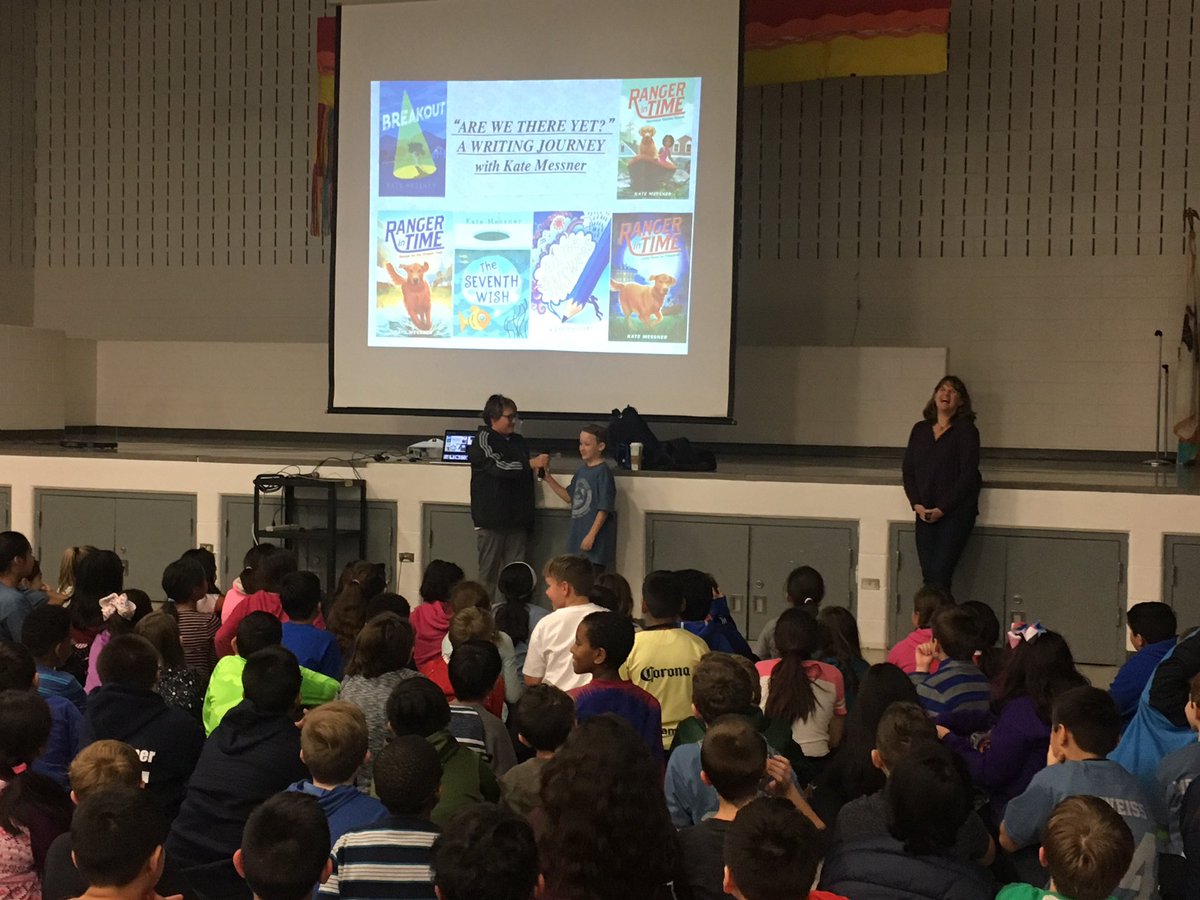 JenVincentTech's tweet image. Our day with @katemessner and #mgwolves was great! I love how the kids oohed and aahed and interacted with Kate.