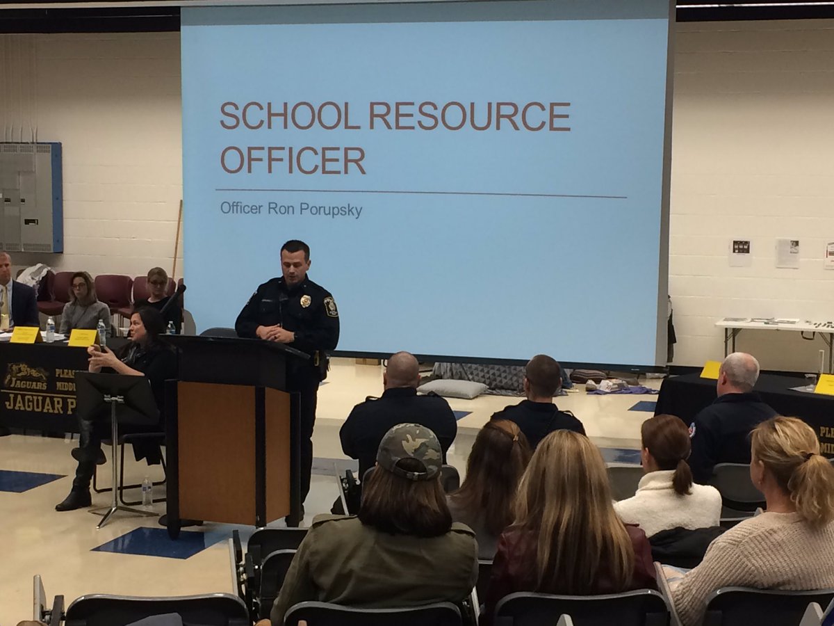 dan_como's tweet photo. Thank you SRO Porupsky and Counselor Julie Taylor for organizing Opioid Awareness Program. Supporting parents and students. @phmsjaguars #WErTJ https://t.co/CppDfAJISE