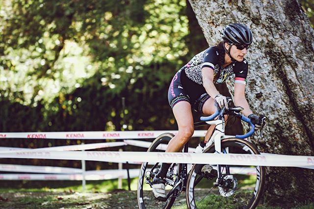 SheWolfATeam's tweet photo. Adrienne’s first season racing for SWAT and 2nd season in SoCal. She’s in 5th place overall in elites and 6th place in single speed for the series. Hopefully we get some rain this weekend so she can show off her DC mud skills #soswat #swatcx #swatpbtfba … https://t.co/uer2MMsYOL https://t.co/vfWhgiduiu