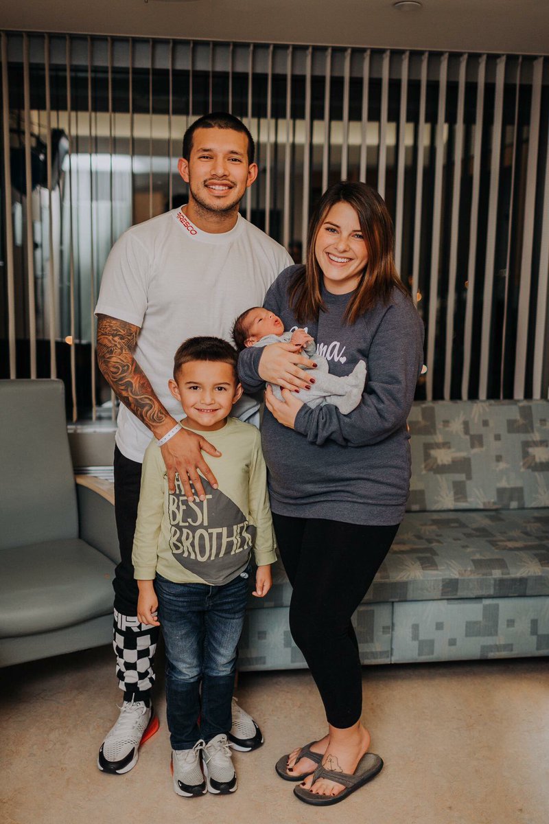fansofjavi's tweet photo. Family of 4 💚 https://t.co/Bzq84vLtZw