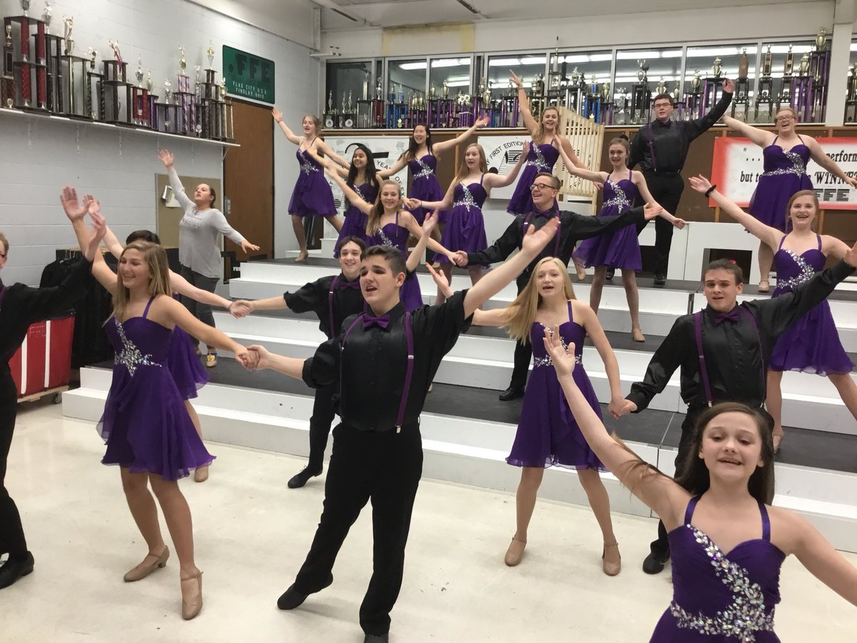 FHS_VIP's tweet image. Sneak peak of VIP 18-19’s final dress rehearsal before their first performance tomorrow night!