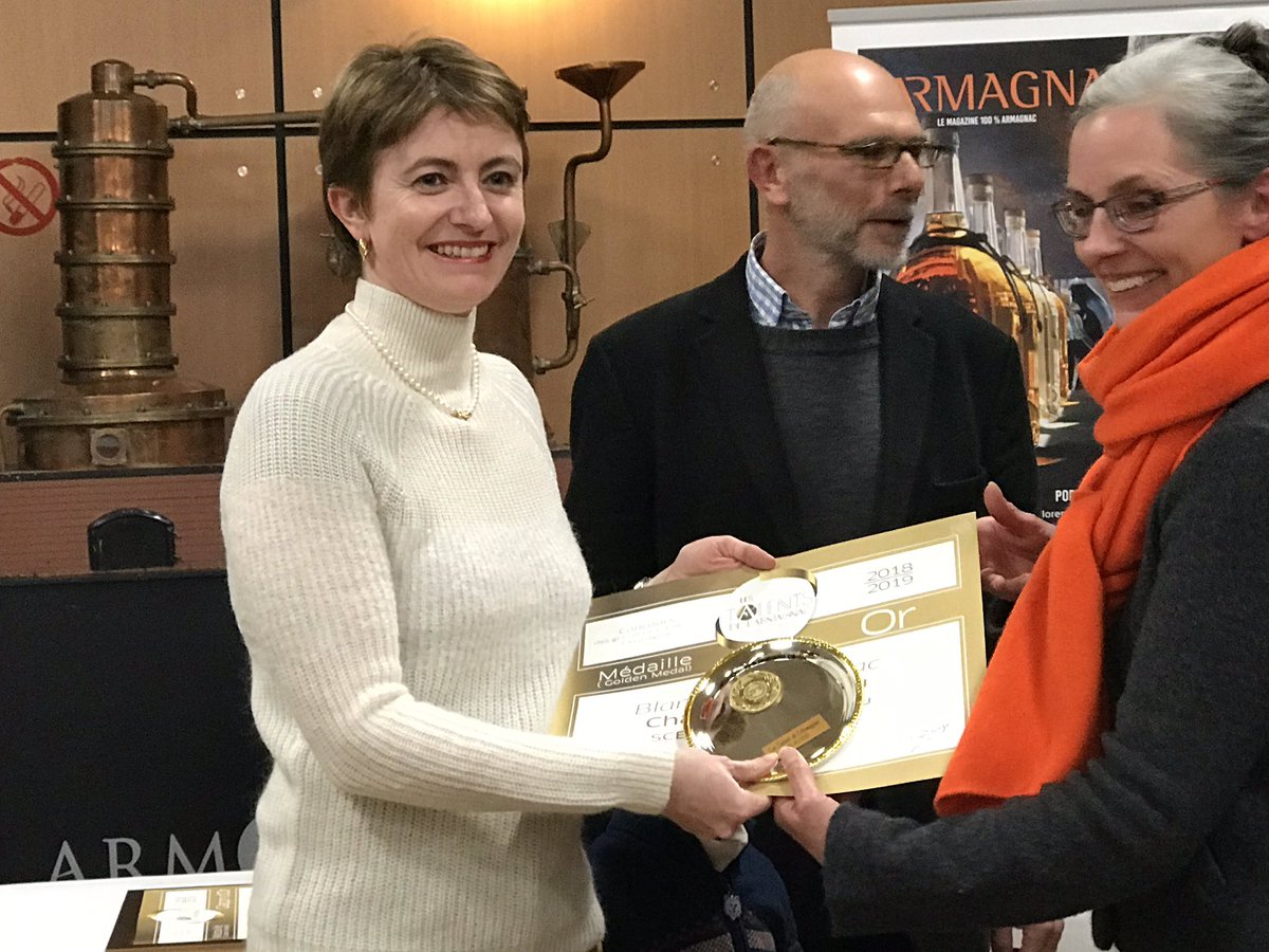 ArmagnacNews's tweet photo. Le château Garreau décroche l’or, avec sa Blanche, lors des Talents de l’#armagnac. Tous les résultats sur https://t.co/5PzzkTVMgF
#gers #landes #lotetgaronne #Occitanie #nouvelleaquitaine #spirit #cocktails #bartender #caviste #restaurant #sogers #bnia #garreau https://t.co/4TlyLJAxVV