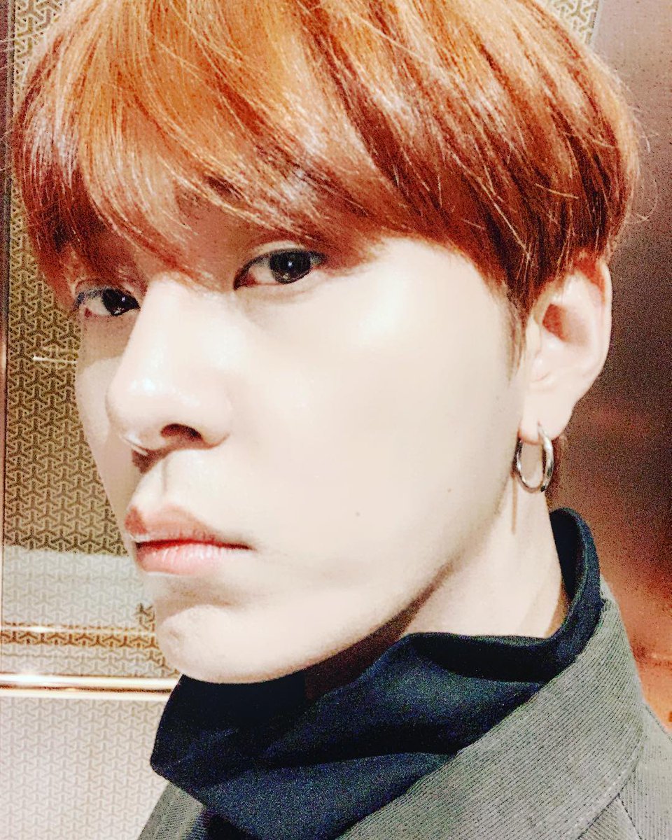 HighlightArg's tweet photo. 29.11.18 Instagram de #JungHyung [bigbadboiii]

"🤳🏻 "

https://t.co/v3PHv8BL3a https://t.co/jknRiVoJAm