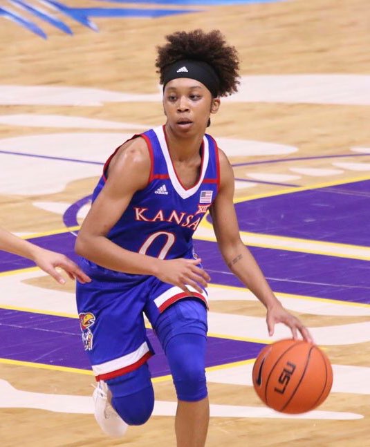 FansOfKU's tweet photo. KU Men’s Basketball: 5-0
KU Women’s Basketball: 6-0

KU is the only D1 school in the country whose men’s and women’s basketball teams are both still undefeated! https://t.co/XewAMtykCU