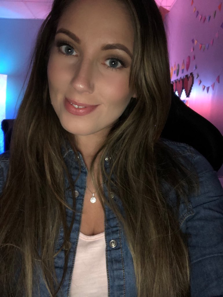TW Pornstars Brielle Day BrielleDay.VIP. Twitter. Come hang!!!. 315