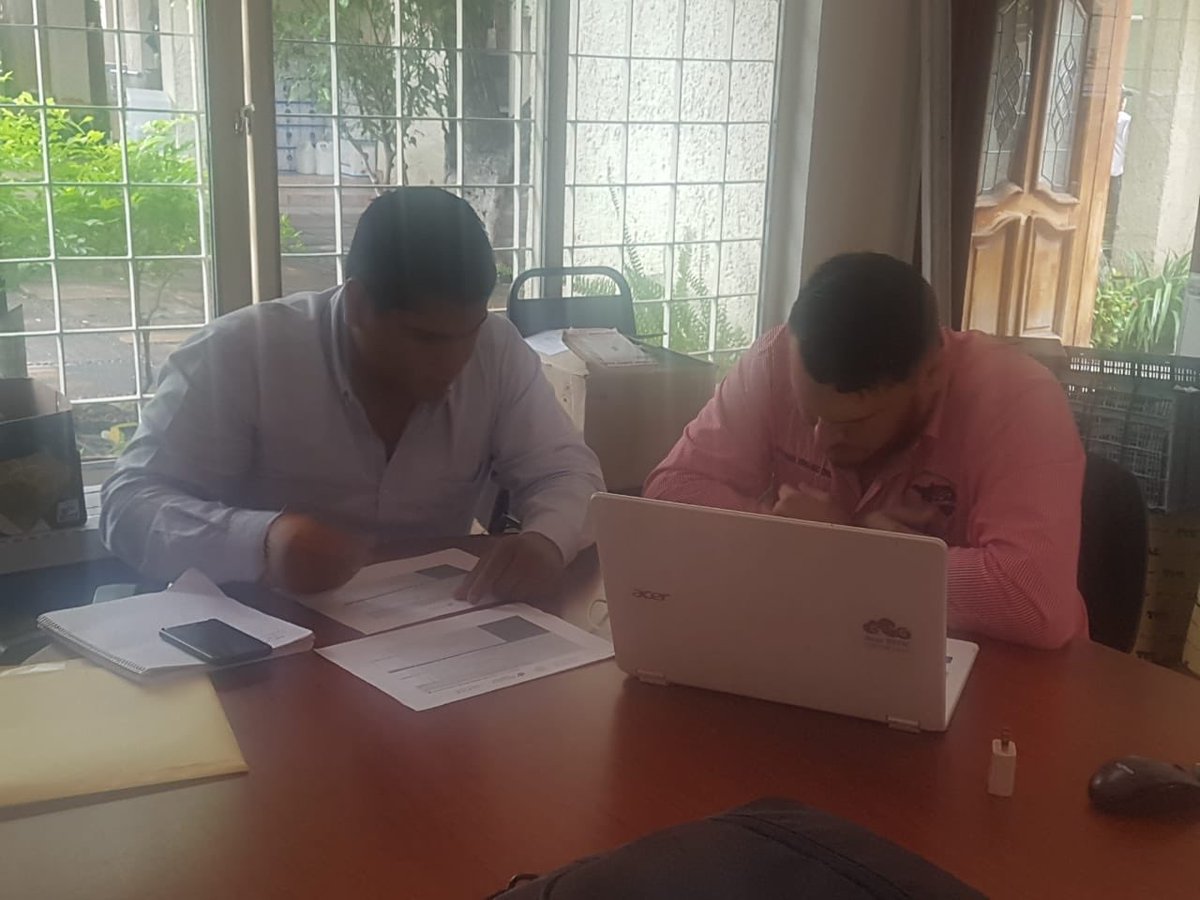 ColimaSenasica's tweet photo. Personal de la Representación Estatal del @SENASICA en Colima realizando Evaluaciones al Desempeño del Comité Estatal de Sanidad Vegetal de Colima (CESAVECOL) y su personal técnico operativo. https://t.co/TfGgnT3JMD