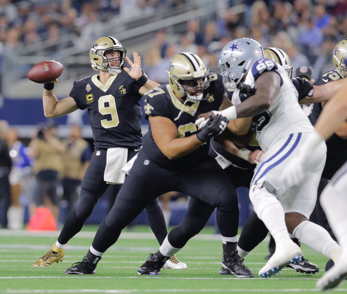 SaintsNOW's tweet photo. Touchdown @Saints! 30-yard pass from @drewbrees to @Kirkwood_Five for six! #NOvsDAL #WhoDat #WeGotAGame https://t.co/XFLNd0uXPQ