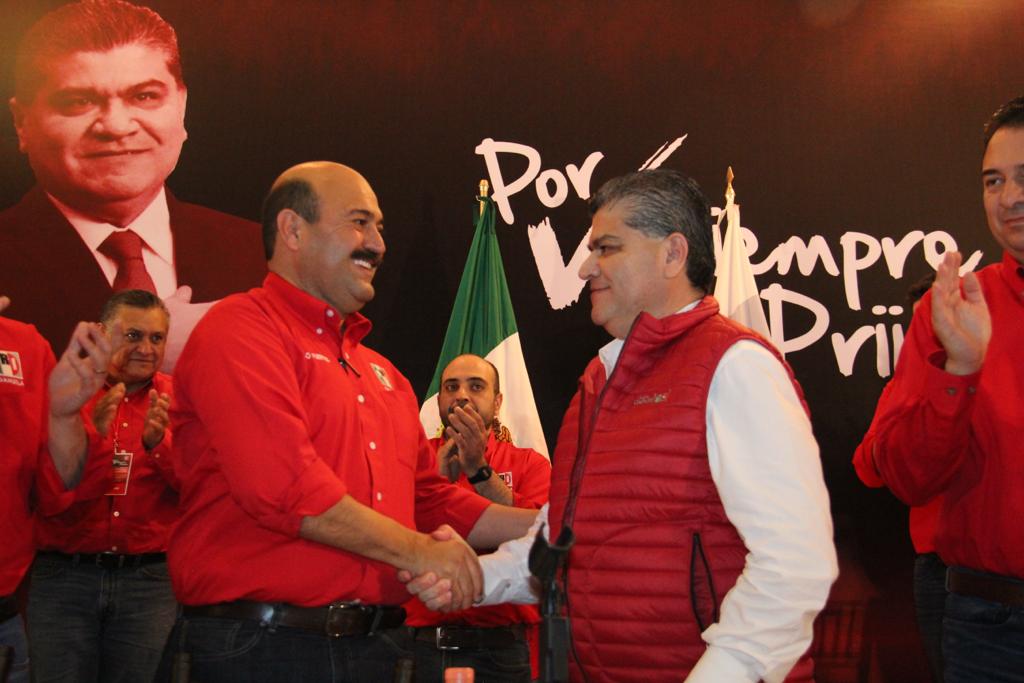 "Estoy orgulloso de ser #priista"

"Porque ser priista en #Coahuila, siempre se lleva en el corazón"

<a href="/mrikelme/">Miguel Riquelme</a>, líder de la revolución en el estado que no se detiene, para que cada coahuilense avance.

¡Que viva el PRI!
¡Que viva Coahuila!
¡Que viva #MiguelRiquelme!