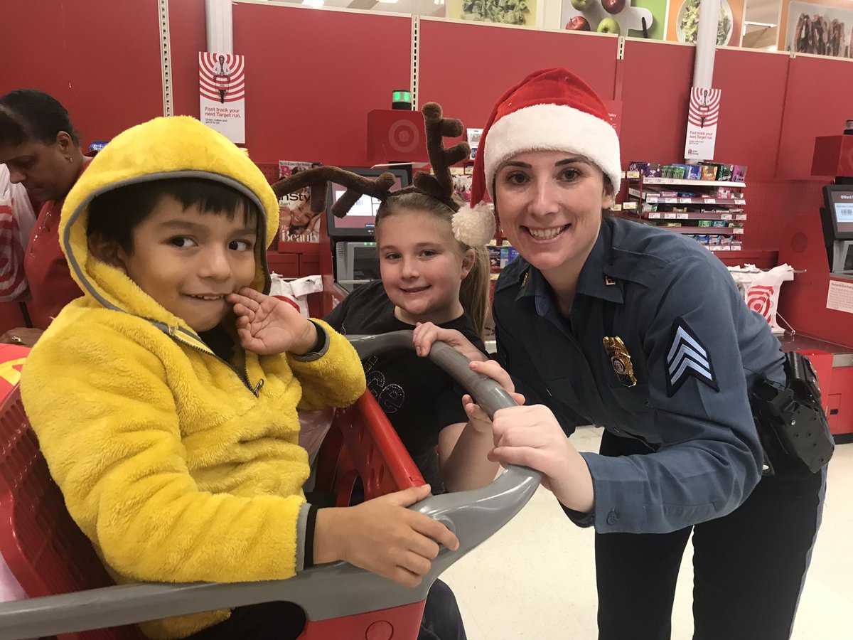 kcfop's tweet photo. Cops and Kids 2018 was our largest yet. @kcfop and @kckfop teamed up to take 218 local children shopping. It was a special night for the officers and I believe the children enjoyed it almost as much ❤️ https://t.co/2o3a12zYzt