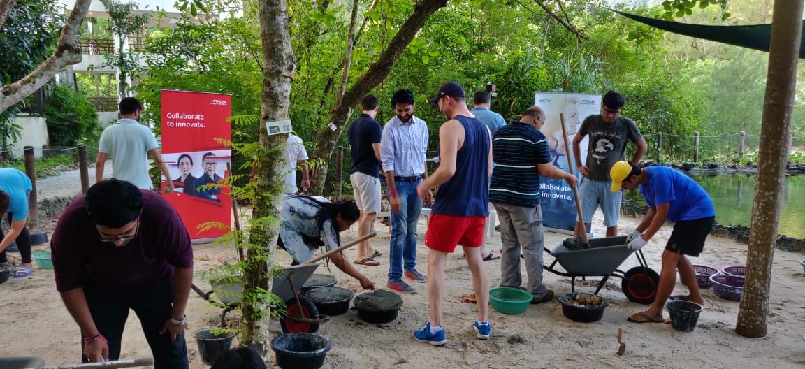 mayaculas's tweet photo. Hitachi team transplanting coral to help the Andaman coral reef grow back #lifeathitachivantara #GSISUMMIT2018 ⁦@HitachiPartners⁩ ⁦@ddeaneus⁩ https://t.co/bPcxEzJxrl