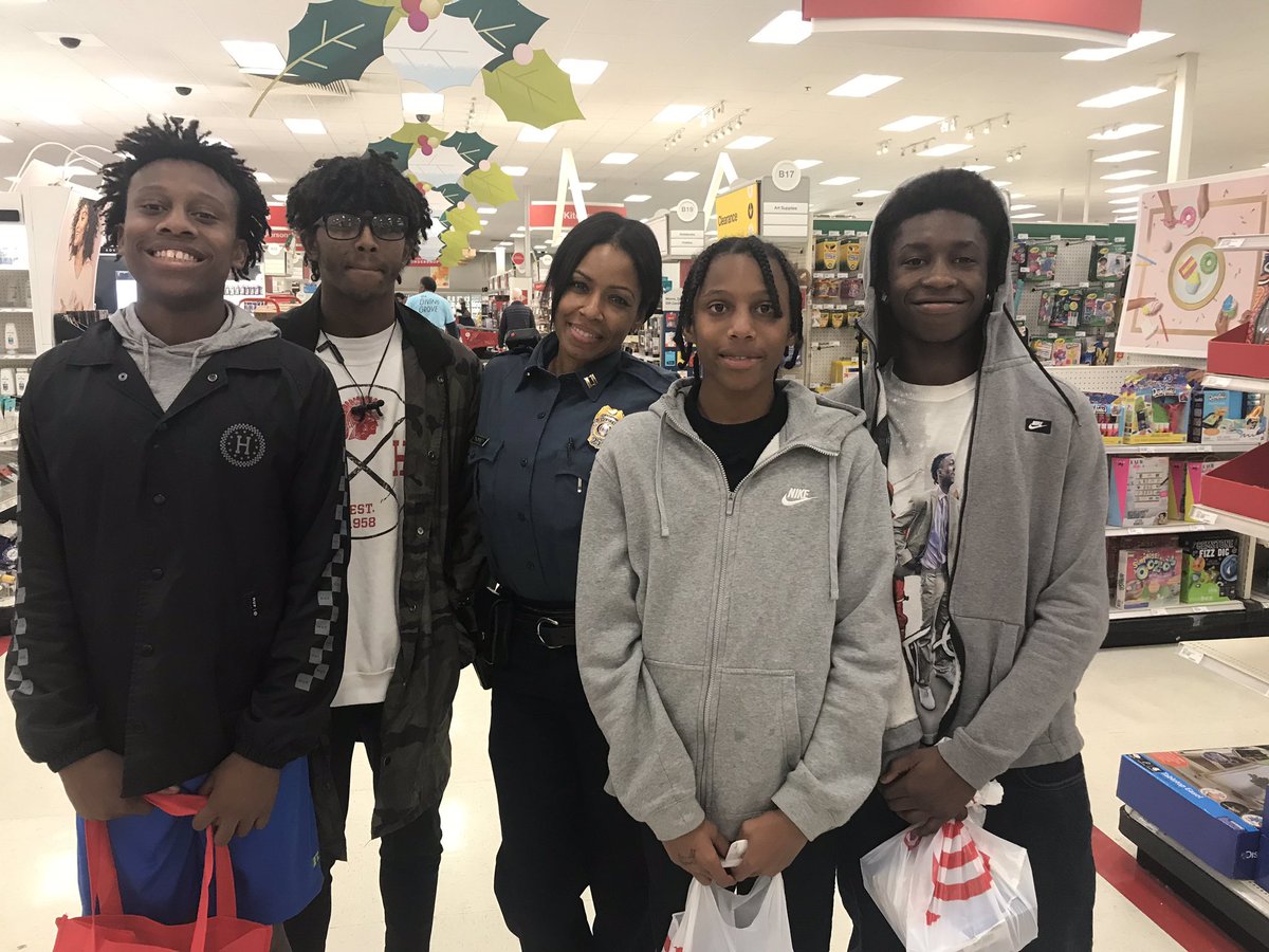 kcpofoundation's tweet photo. Cops and Kids 2018. 218 children, dozens of officers and an amazing sponsor with @KCMcDonalds. It was a special night. Thank you Ward Parkway @Target for allowing us to take over your store. We hope the smiles we saw continue though the holiday season ❤️ @kcfop @kckfop https://t.co/lJctThH9jj