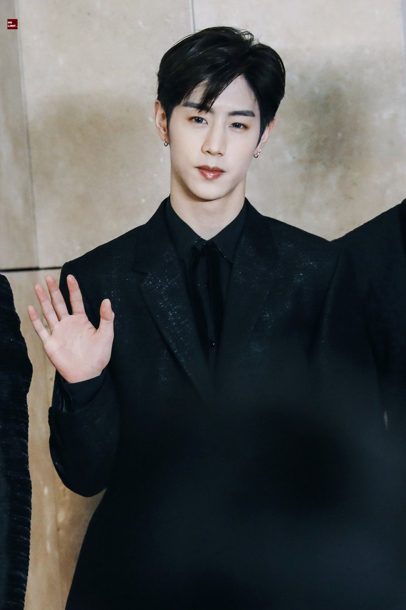 NOLIMIT0904's tweet photo. ⚡️ 181128 레드카펫

#GOT7⁠ #갓세븐⁠ #마크 #MARK https://t.co/oKSzmeqVeI