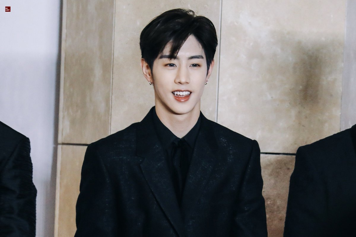 NOLIMIT0904's tweet photo. ⚡️ 181128 레드카펫

#GOT7⁠ #갓세븐⁠ #마크 #MARK https://t.co/oKSzmeqVeI