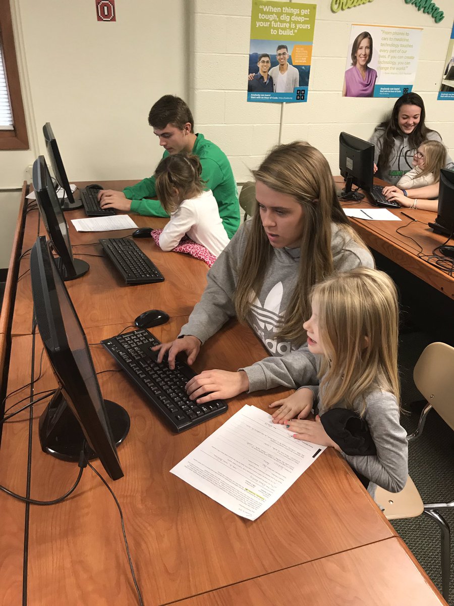 WeAreBlairOaks's tweet photo. Dear Santa....writing letters with the kindergarten today! 26 days until Santa delivers! @BoeFalcons #WeAreBlairOaks https://t.co/MKcy1Gnskv