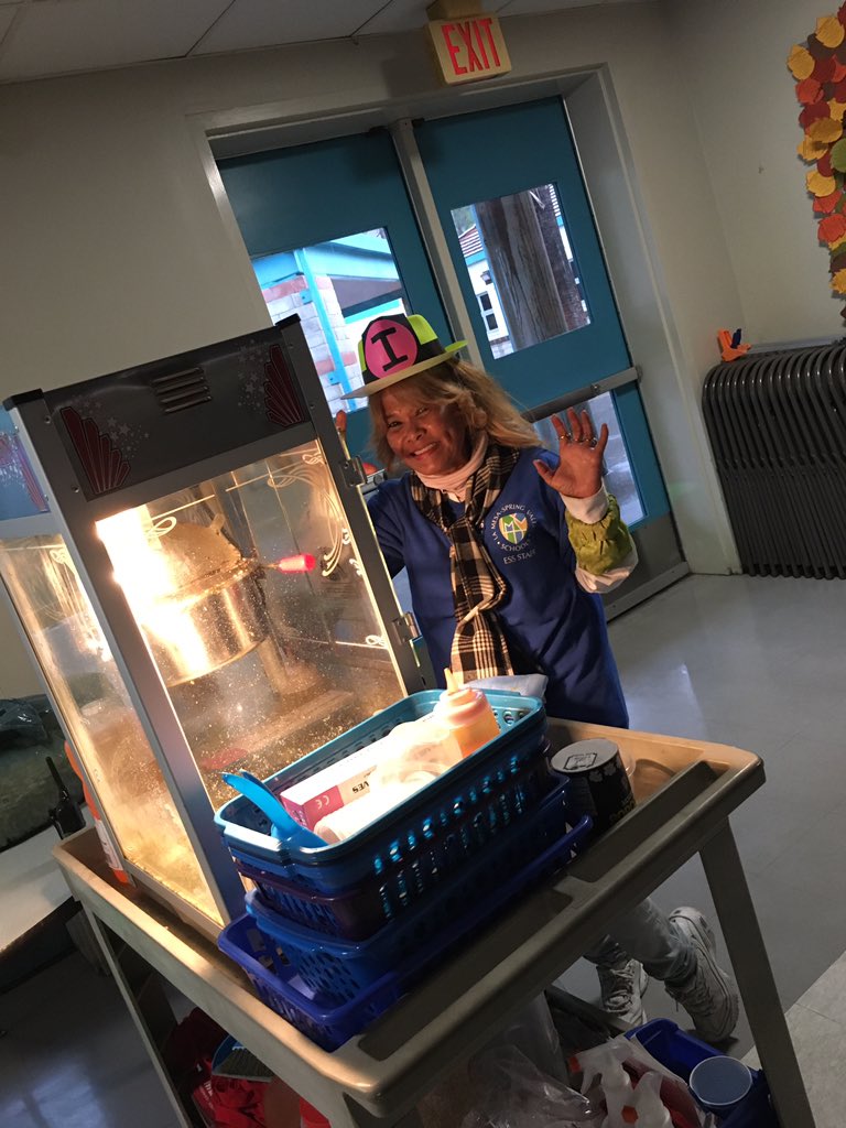 SWS_ESS's tweet photo. Our fall parent input forum was glow bingo and boy did we have fun 🤩🌟 https://t.co/7XQEAoTHts