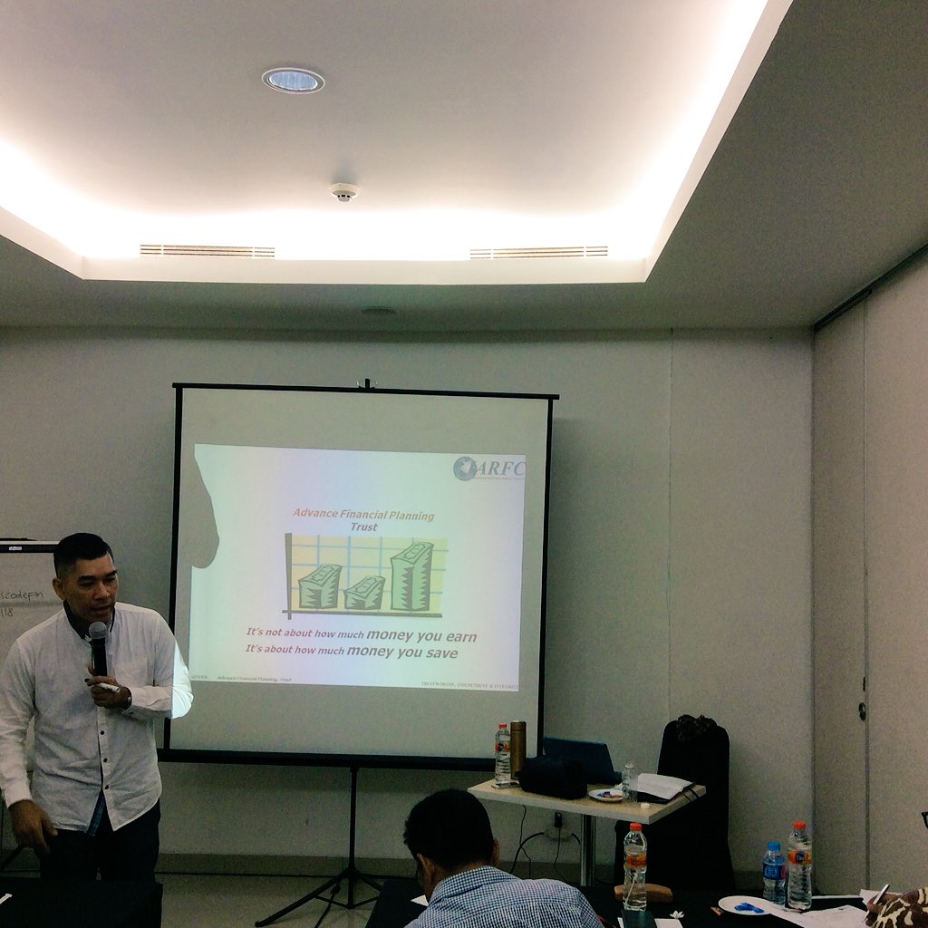 IARFC_Id's tweet photo. Selamat pagi! Workshop Financial Planning Lv Advance telah dimulai. Pagi ini bersama Bapak @AidilAKBAR mempelajari Trust. https://t.co/rj5COC0E1L