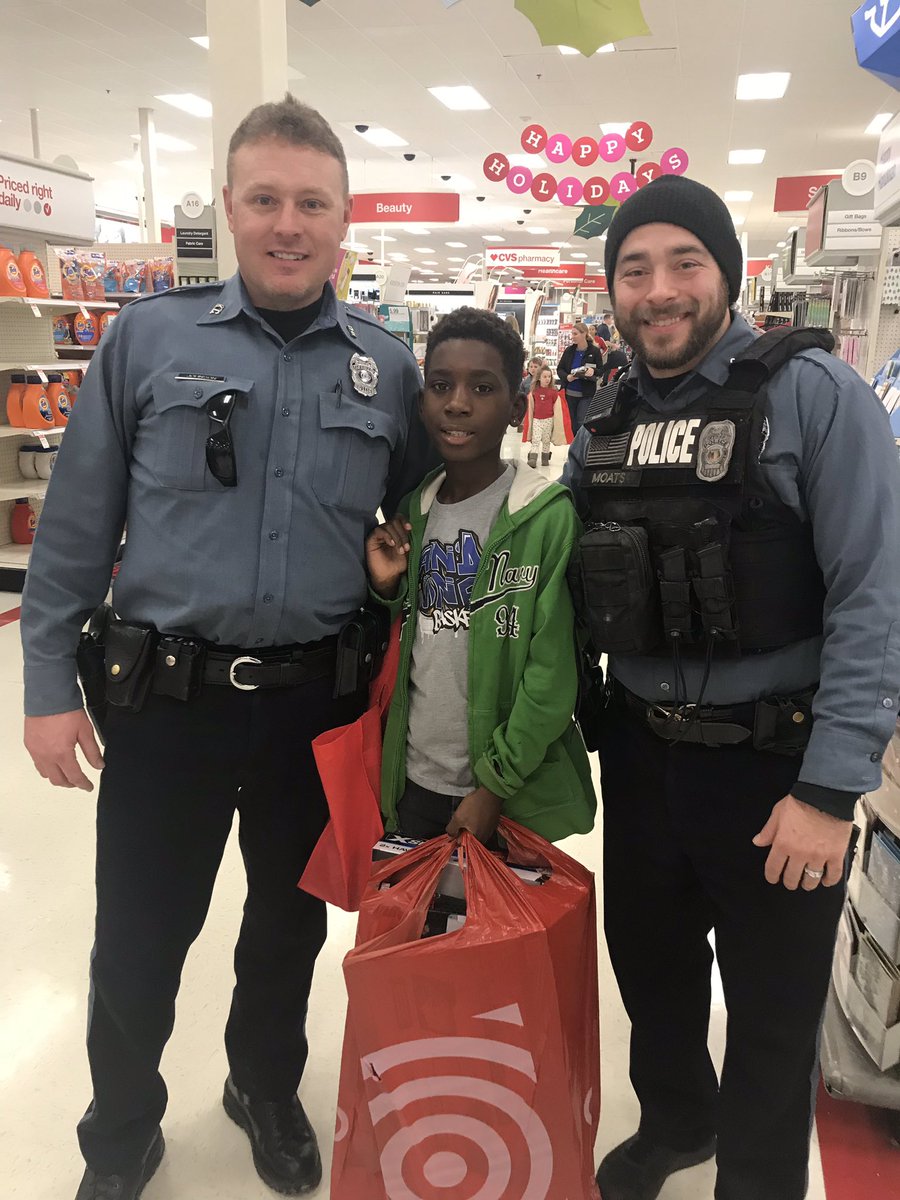 kcfop's tweet photo. #copsandkids2018 @kcfop @kckfop @KCMcDonalds @Target https://t.co/FRSAkWfPe9