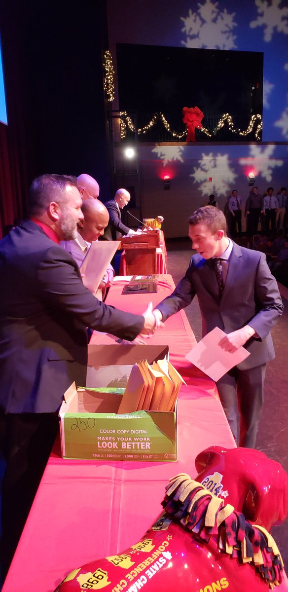 BataviaFootball's tweet image. #TPTP Thank You Seniors for treating guys like him and his classmates so well and showing the what #BulldogCulture is all about.