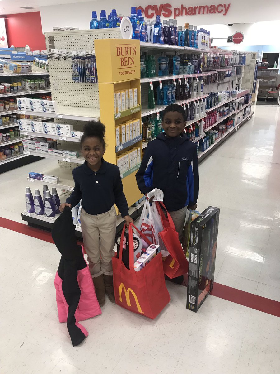 kcfop's tweet photo. Some of the sweet kiddos from @tpckc who joined us tonight. #CopsandKids2018 @kcpofoundation @kckfop @Target @kcpolice @GLFOP https://t.co/Pm77V3suMw